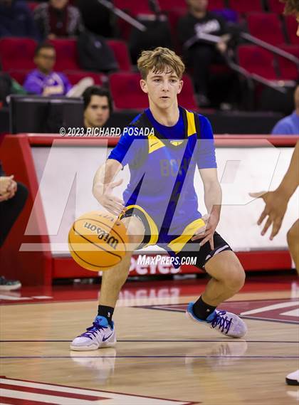 Thumbnail 1 in St. Joseph vs. Bakersfield Christian photogallery.