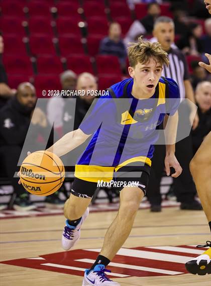 Thumbnail 2 in St. Joseph vs. Bakersfield Christian photogallery.
