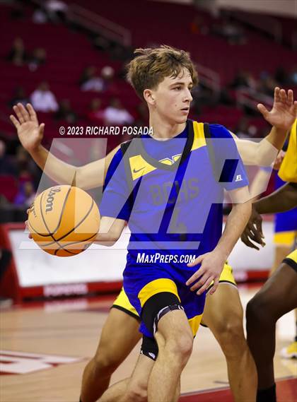 Thumbnail 3 in St. Joseph vs. Bakersfield Christian photogallery.