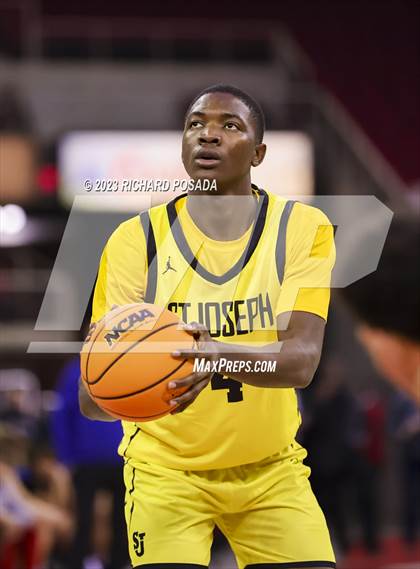 Thumbnail 1 in St. Joseph vs. Bakersfield Christian photogallery.