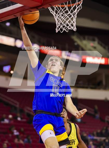 Thumbnail 2 in St. Joseph vs. Bakersfield Christian photogallery.