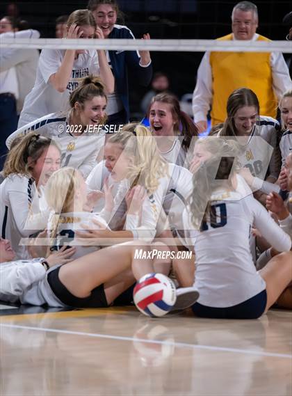 Thumbnail 1 in First Colonial vs. Midlothian (VHSL Class 5 Final) photogallery.