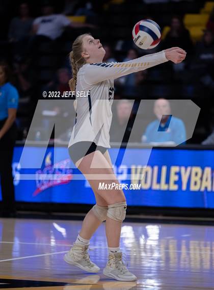 Thumbnail 1 in First Colonial vs. Midlothian (VHSL Class 5 Final) photogallery.