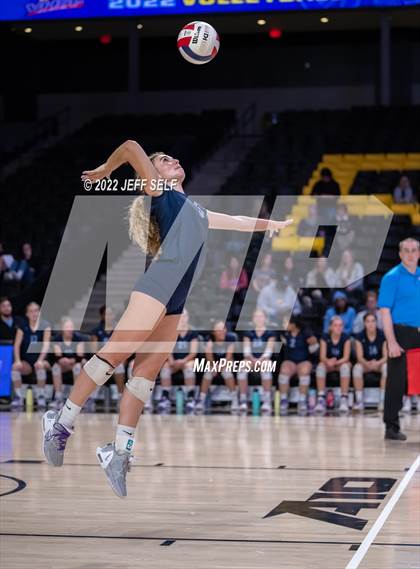 Thumbnail 2 in First Colonial vs. Midlothian (VHSL Class 5 Final) photogallery.