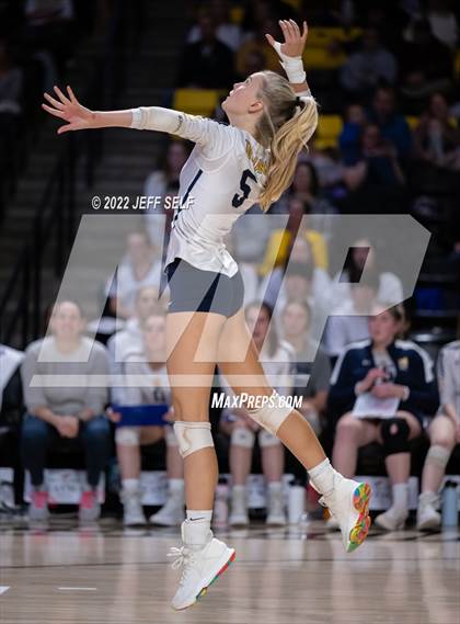 Thumbnail 3 in First Colonial vs. Midlothian (VHSL Class 5 Final) photogallery.