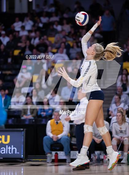 Thumbnail 2 in First Colonial vs. Midlothian (VHSL Class 5 Final) photogallery.