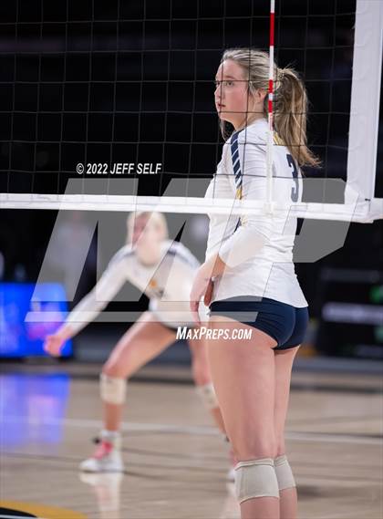 Thumbnail 1 in First Colonial vs. Midlothian (VHSL Class 5 Final) photogallery.