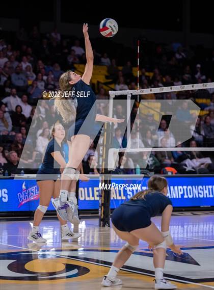 Thumbnail 3 in First Colonial vs. Midlothian (VHSL Class 5 Final) photogallery.