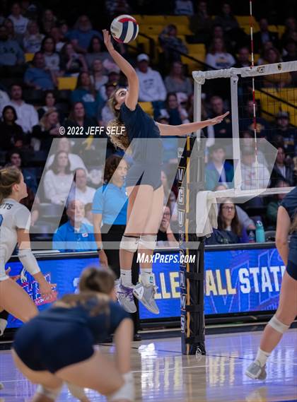 Thumbnail 2 in First Colonial vs. Midlothian (VHSL Class 5 Final) photogallery.