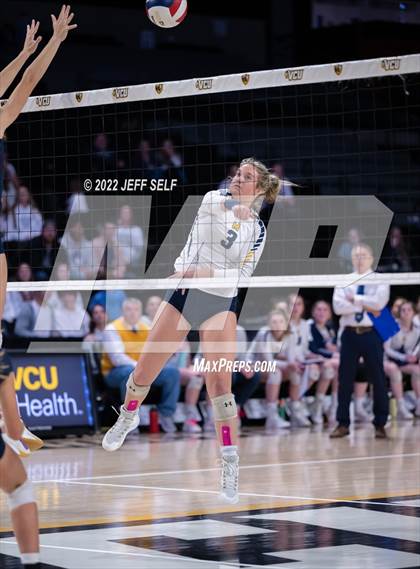 Thumbnail 2 in First Colonial vs. Midlothian (VHSL Class 5 Final) photogallery.