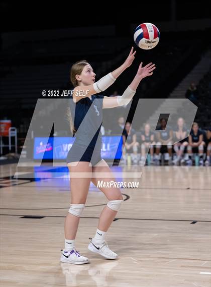 Thumbnail 3 in First Colonial vs. Midlothian (VHSL Class 5 Final) photogallery.