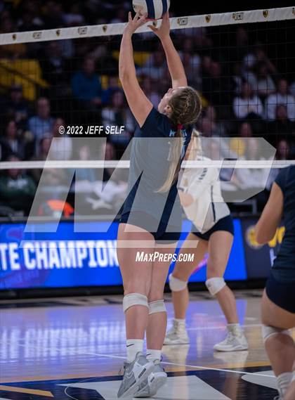 Thumbnail 1 in First Colonial vs. Midlothian (VHSL Class 5 Final) photogallery.