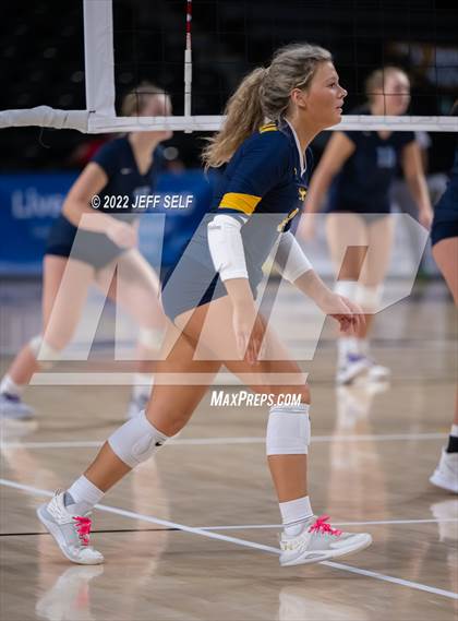 Thumbnail 2 in First Colonial vs. Midlothian (VHSL Class 5 Final) photogallery.