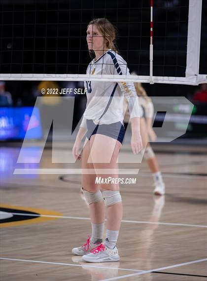 Thumbnail 3 in First Colonial vs. Midlothian (VHSL Class 5 Final) photogallery.