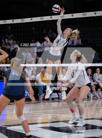 Thumbnail 3 in First Colonial vs. Midlothian (VHSL Class 5 Final) photogallery.