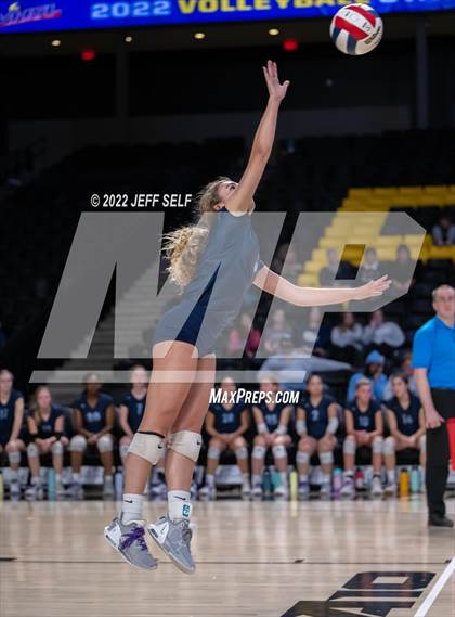 Thumbnail 2 in First Colonial vs. Midlothian (VHSL Class 5 Final) photogallery.