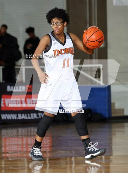 Thumbnail 2 in Pasadena Memorial vs. Dobie (McDonald's Texas Invitational) photogallery.