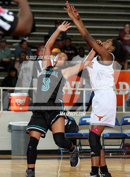 Thumbnail 3 in Pasadena Memorial vs. Dobie (McDonald's Texas Invitational) photogallery.