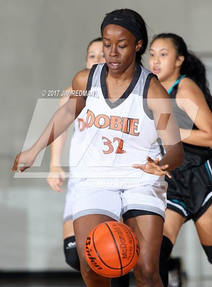 Thumbnail 2 in Pasadena Memorial vs. Dobie (McDonald's Texas Invitational) photogallery.