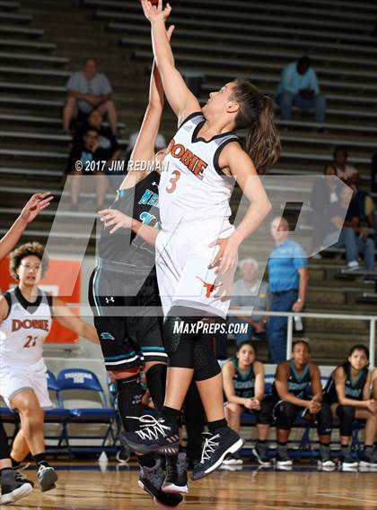 Thumbnail 3 in Pasadena Memorial vs. Dobie (McDonald's Texas Invitational) photogallery.
