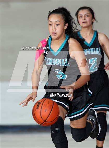 Thumbnail 1 in Pasadena Memorial vs. Dobie (McDonald's Texas Invitational) photogallery.
