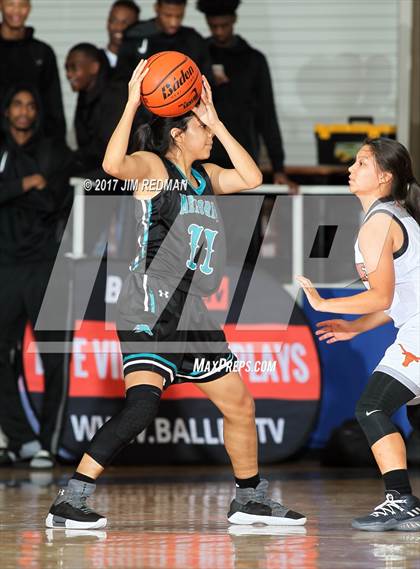 Thumbnail 2 in Pasadena Memorial vs. Dobie (McDonald's Texas Invitational) photogallery.