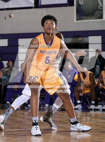 Thumbnail 1 in Washington vs. Oakland Tech (St. Hope Elite Classic) photogallery.