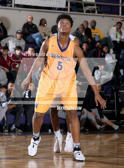 Thumbnail 1 in Washington vs. Oakland Tech (St. Hope Elite Classic) photogallery.