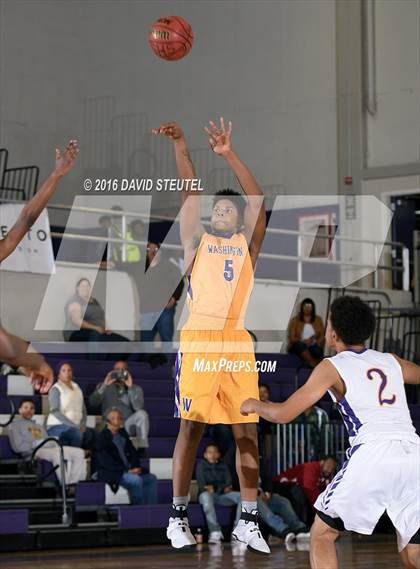 Thumbnail 2 in Washington vs. Oakland Tech (St. Hope Elite Classic) photogallery.