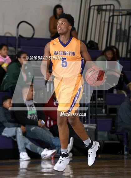 Thumbnail 2 in Washington vs. Oakland Tech (St. Hope Elite Classic) photogallery.
