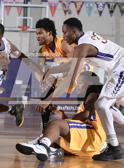 Thumbnail 1 in Washington vs. Oakland Tech (St. Hope Elite Classic) photogallery.