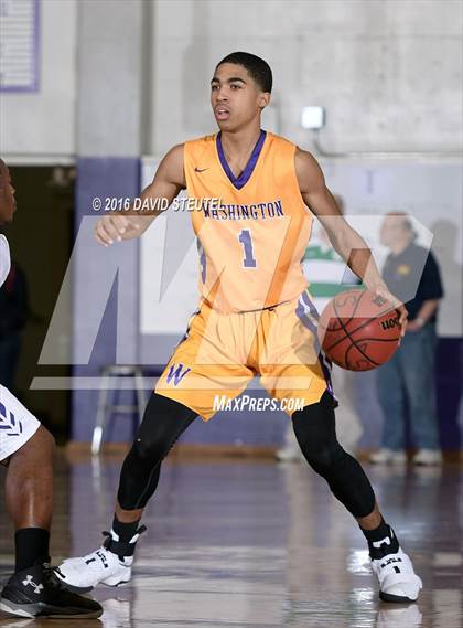 Thumbnail 1 in Washington vs. Oakland Tech (St. Hope Elite Classic) photogallery.