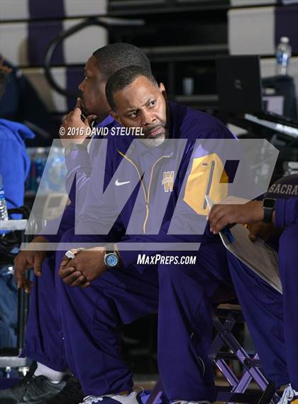 Thumbnail 3 in Washington vs. Oakland Tech (St. Hope Elite Classic) photogallery.