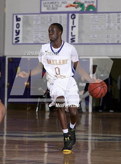 Thumbnail 2 in Washington vs. Oakland Tech (St. Hope Elite Classic) photogallery.