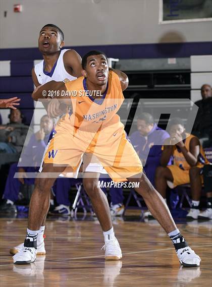 Thumbnail 1 in Washington vs. Oakland Tech (St. Hope Elite Classic) photogallery.