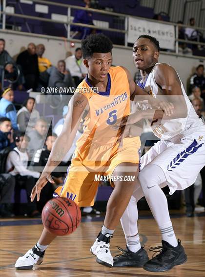 Thumbnail 2 in Washington vs. Oakland Tech (St. Hope Elite Classic) photogallery.