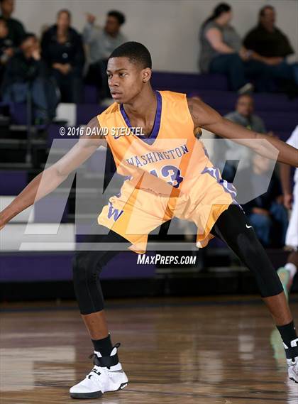 Thumbnail 3 in Washington vs. Oakland Tech (St. Hope Elite Classic) photogallery.