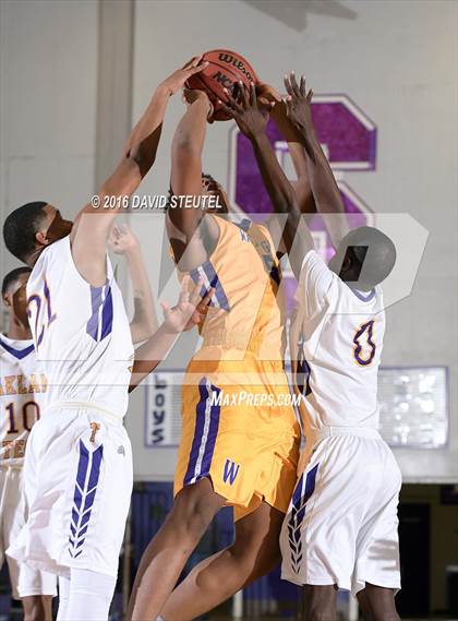 Thumbnail 1 in Washington vs. Oakland Tech (St. Hope Elite Classic) photogallery.