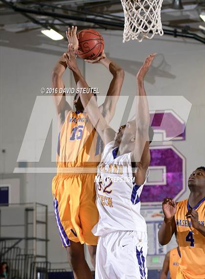 Thumbnail 3 in Washington vs. Oakland Tech (St. Hope Elite Classic) photogallery.