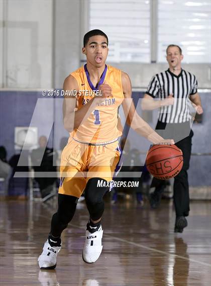 Thumbnail 2 in Washington vs. Oakland Tech (St. Hope Elite Classic) photogallery.