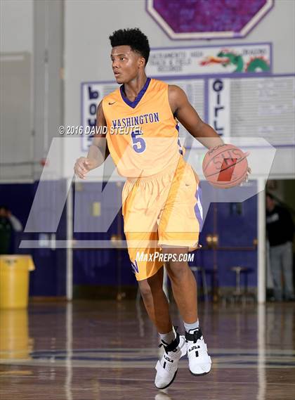 Thumbnail 3 in Washington vs. Oakland Tech (St. Hope Elite Classic) photogallery.