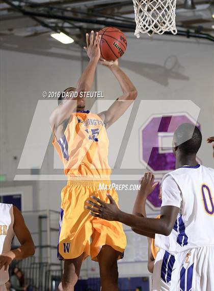 Thumbnail 3 in Washington vs. Oakland Tech (St. Hope Elite Classic) photogallery.