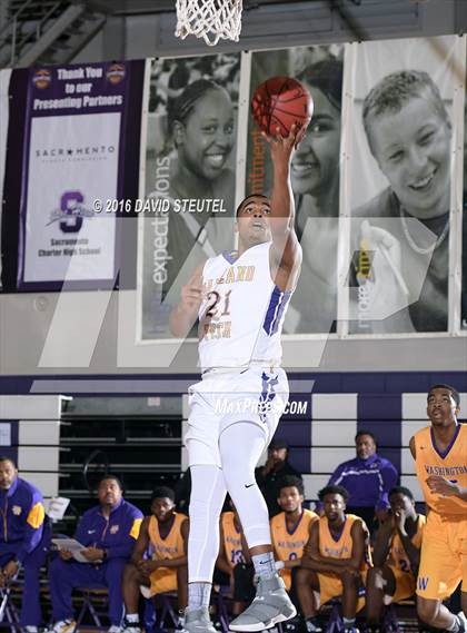 Thumbnail 1 in Washington vs. Oakland Tech (St. Hope Elite Classic) photogallery.