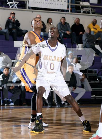 Thumbnail 3 in Washington vs. Oakland Tech (St. Hope Elite Classic) photogallery.