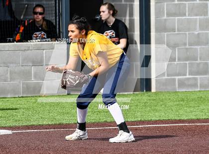 Thumbnail 3 in Springtown vs. Stephenville (UIL 4A Bi-District Playoff) photogallery.