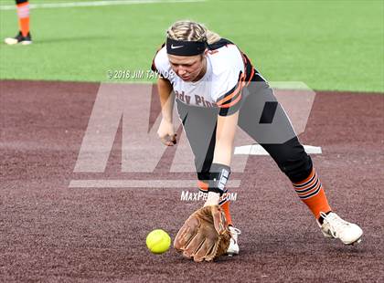Thumbnail 2 in Springtown vs. Stephenville (UIL 4A Bi-District Playoff) photogallery.