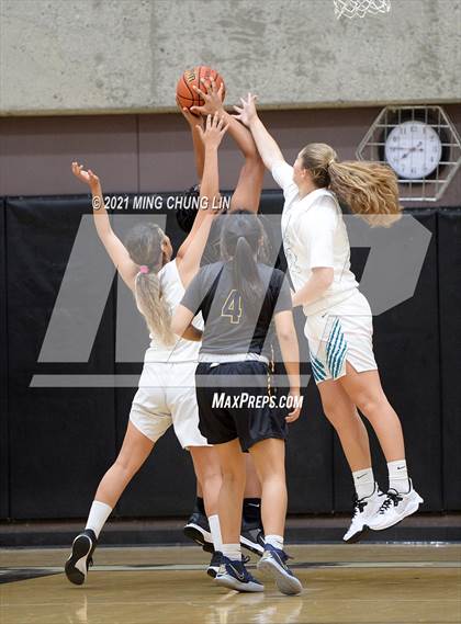Thumbnail 1 in Warren @ Aliso Niguel photogallery.
