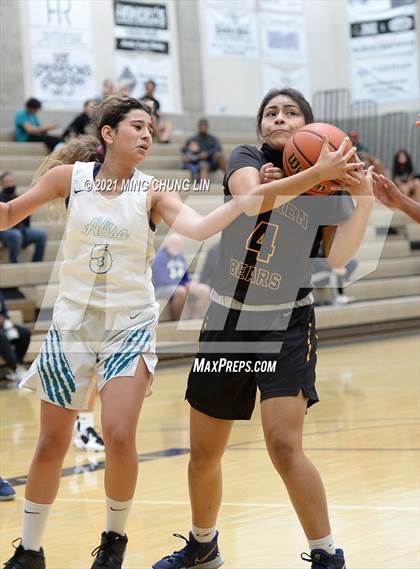 Thumbnail 1 in Warren @ Aliso Niguel photogallery.