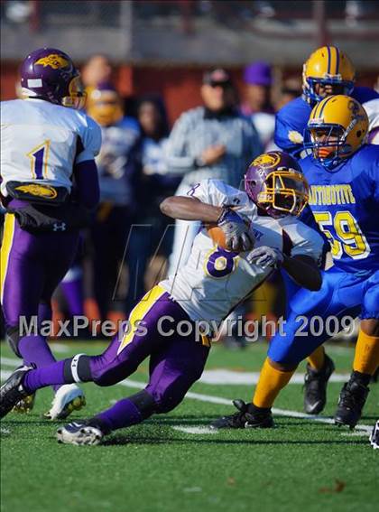 Thumbnail 3 in Automotive vs. South Bronx (PSAL Cup Division Final) photogallery.
