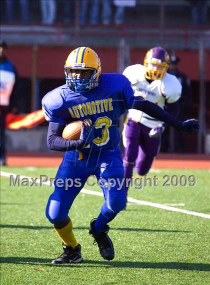 Thumbnail 1 in Automotive vs. South Bronx (PSAL Cup Division Final) photogallery.